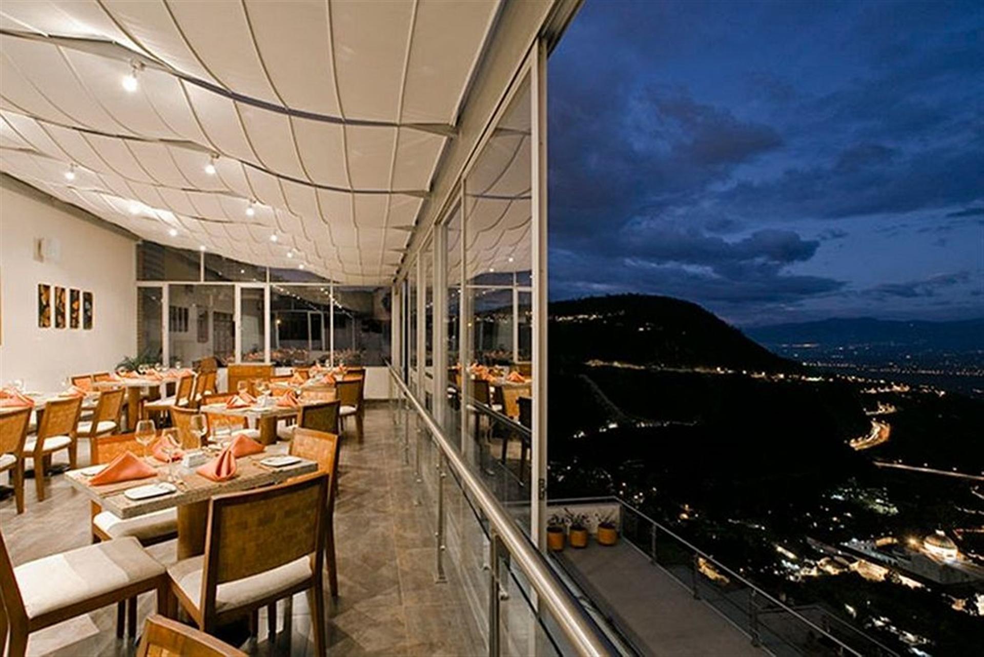 Hotel Stubel Suites & Cafe Quito Exterior photo